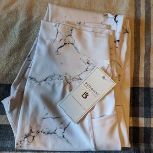 Buffbunny marble pocket legging NWT